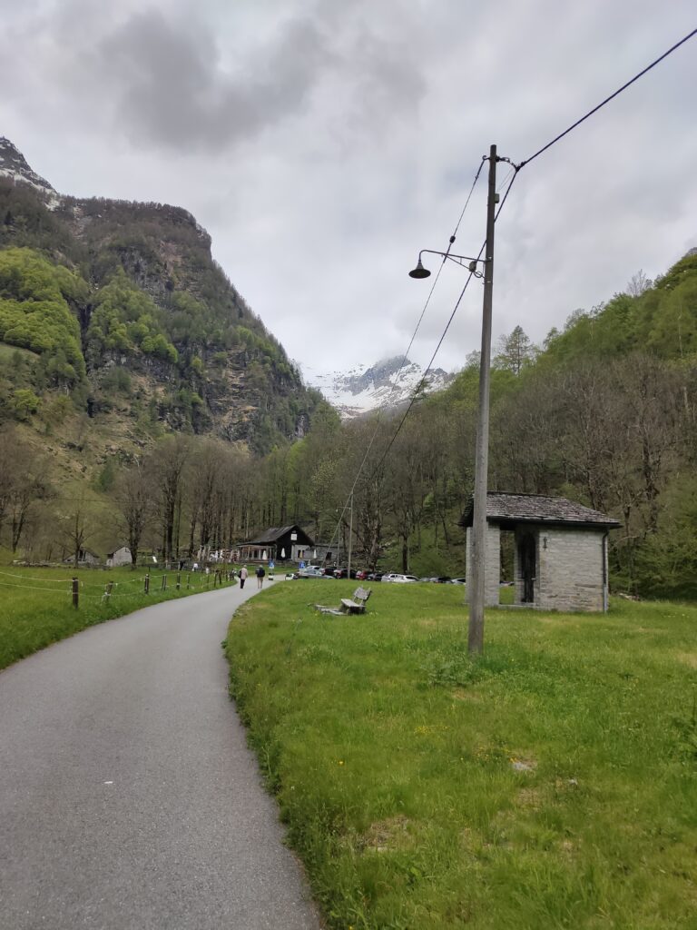 Straße im Verzascatal